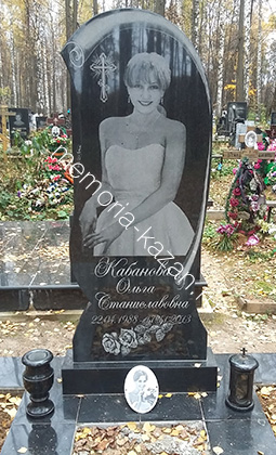 памятник на могилу с изображением девушки в свадебном платье 39